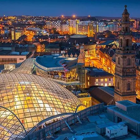 Beautiful 2 Bed Leeds City * ليدز